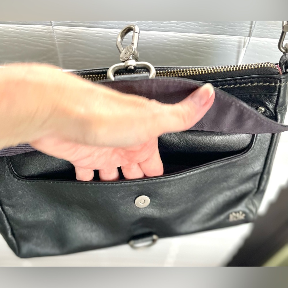 **VINTAGE** The SAK Leather Handbag/Purse - Crossbody - Black - clasp and zipper - Picture 6 of 14